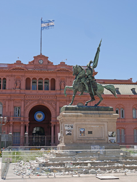 Casa Rosada (Presidential Palace) and Monument to General Manuel Belgrano, Buenos Aires