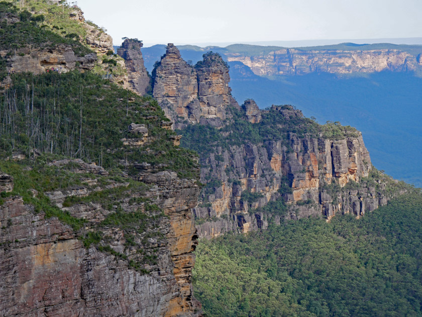 Three Sisters Rock Formation at Sunset, Blue Mountains