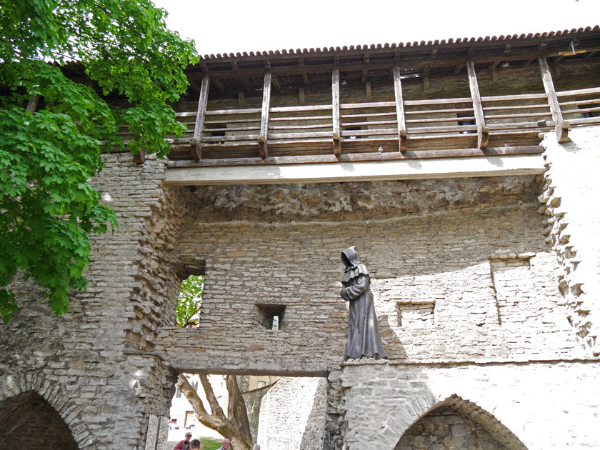 Monk Statue at Kiek-in-de-Kök