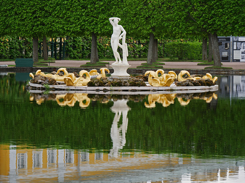 Peterhof Palace Garden Fountain, St. Petersburg