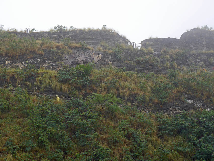 Trail to Top of Diamond Head