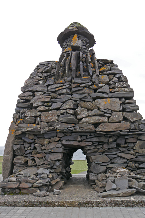 Bárður Snæfellsás Statue at Arnarstapi