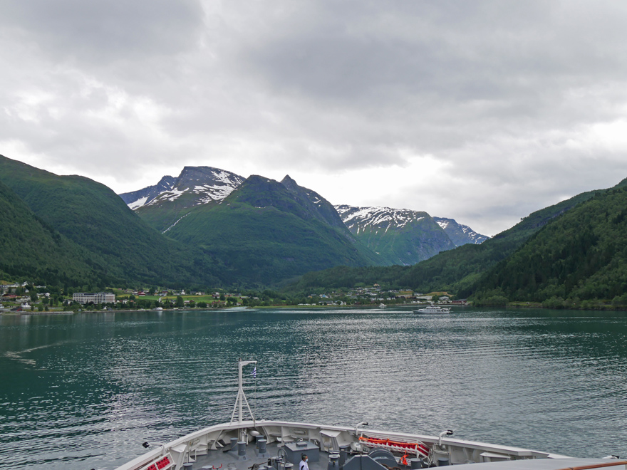 Cruising the Njordfjord into Olden