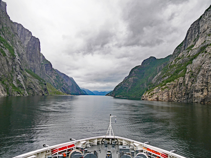 Cruising the Lysefjorden