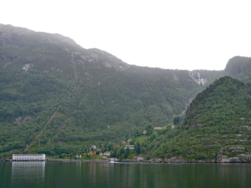 Cruising the Lysefjorden