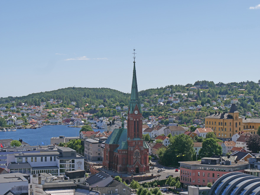 View of Arendal from top of Fløyheia