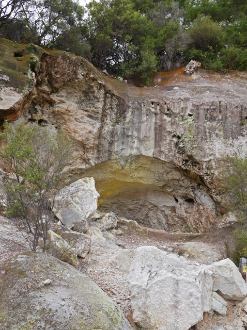 Sulfur Cave at Wai-O-Tapu