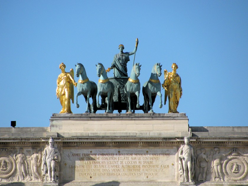 Statues atop Arc de Triomphe du Carrousel