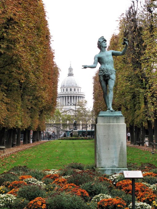 Greek Actor Sculpture, le Jardin du Luxembourg, with Panthéon in Background