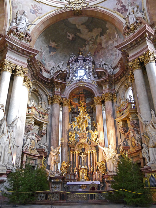 Altar, Church of St. Nicholas (Malá Strana)