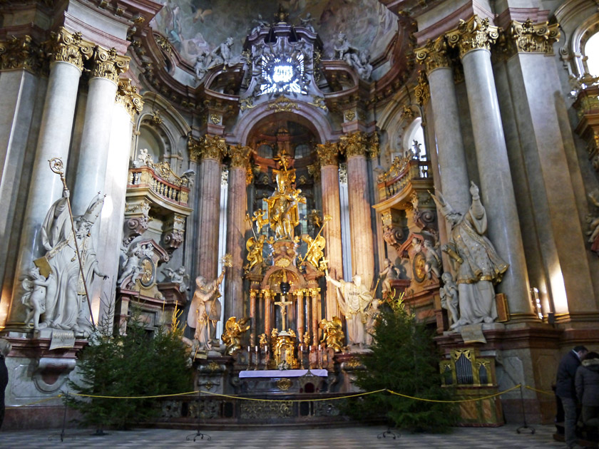 Altar, Church of St. Nicholas (Malá Strana)