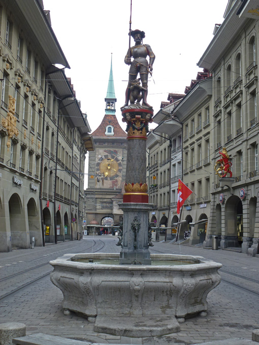 Schützenbrunnen [Marksman Fountain] and Clock