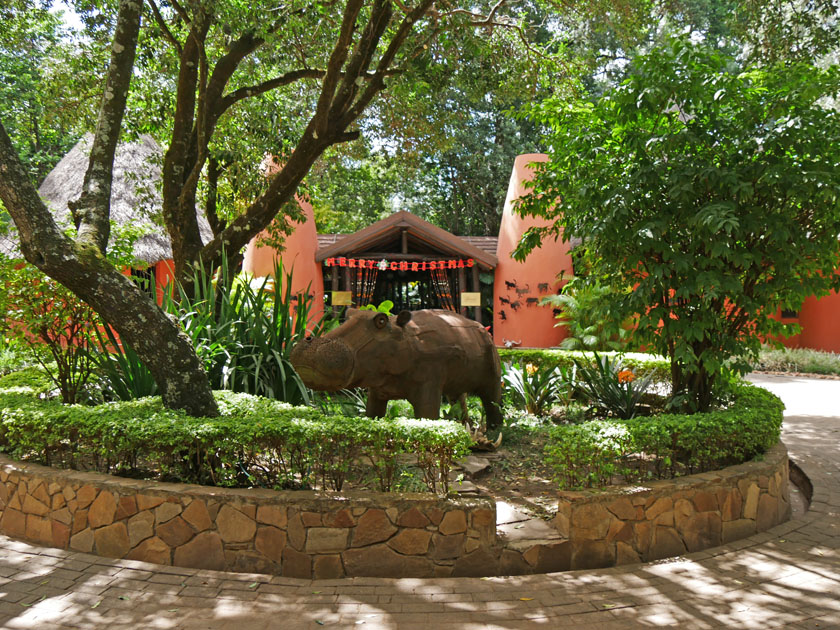 Entrance Drive, Fairmont Mara Safari Club