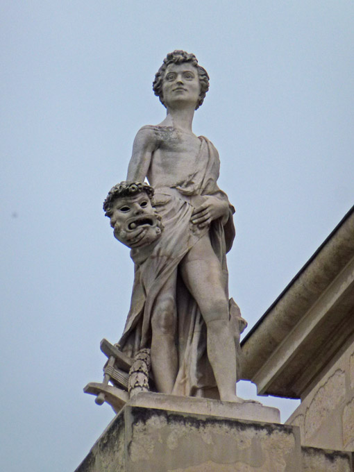 Statue above Le Petit Palais