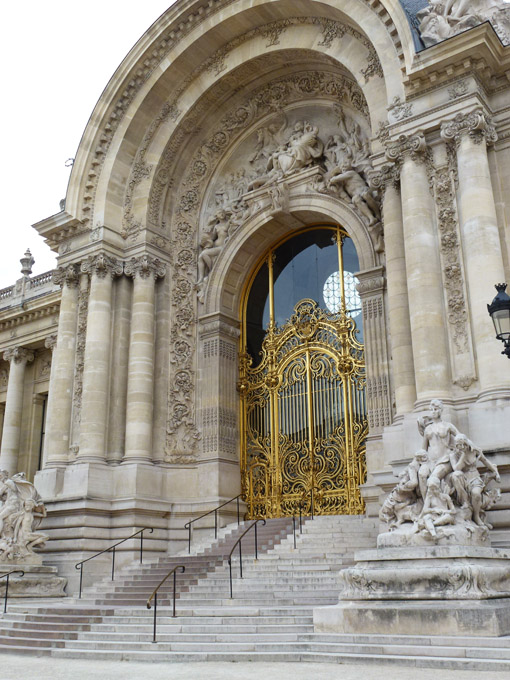 Entrance to Le Petit Palais