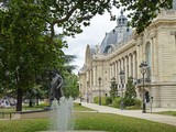 Le Petit Palais and Statue of Winston Churchill