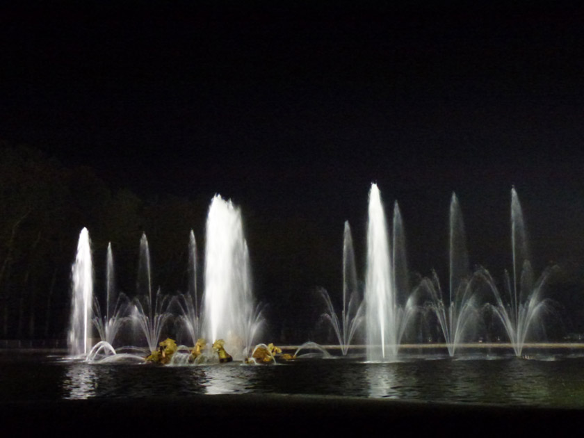 Apollo Fountain at Night