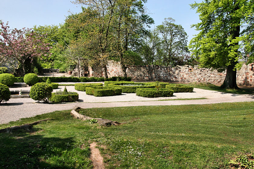 Ruthin Castle Hotel Gardens