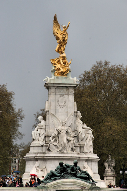 Statue in Front of Buckingham Palace