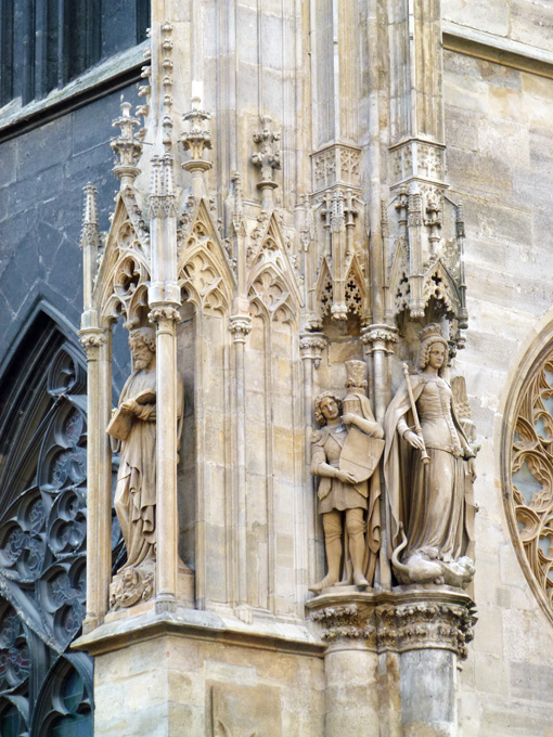 St. Stephan's, Exterior Statues