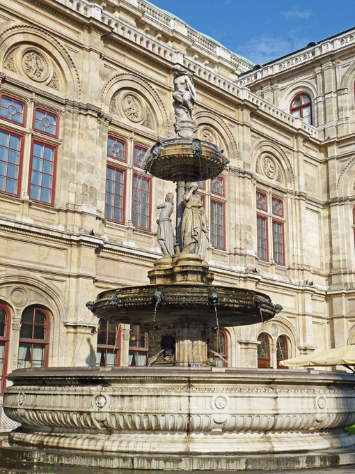 Fountain at State Opera House, Vienna