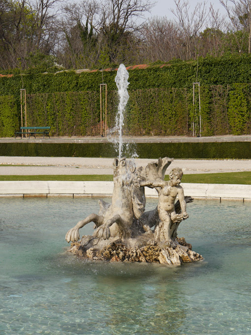 Fountain in Belvedere Gardens